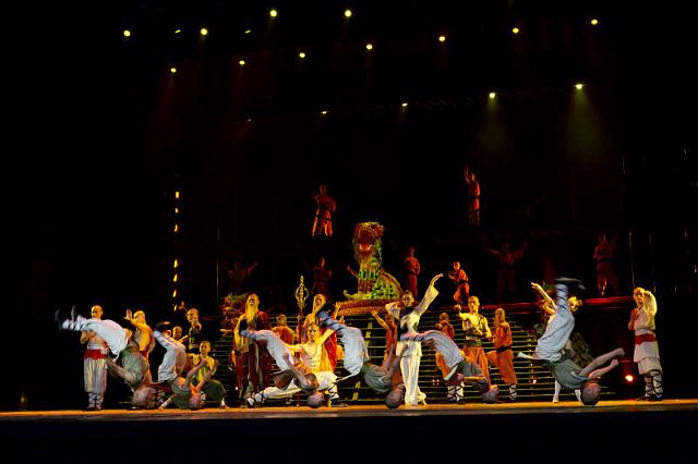 003 Beijing, shaolin kungfu show.jpg